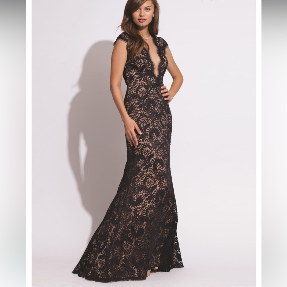 ROYALQUEEN COLLECTION USA SIZE 12, V LINE BLACK LACE DRESS